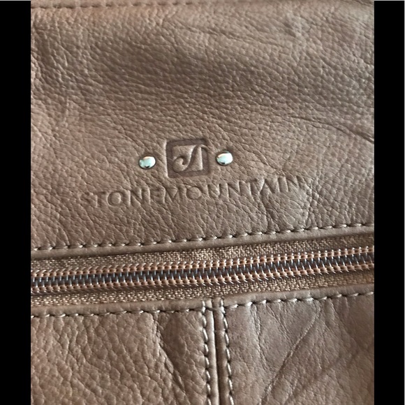 EUC Stone Mountain Handbag. Buttery soft leather. Brown w/silver hardware. - Picture 3 of 7